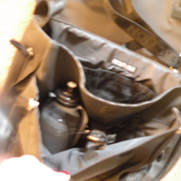 Kenneth Cole Reactions messenger bag NWOT - Picture 7 of 9